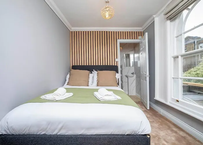 2 Bedroom Flat In Notting Hill