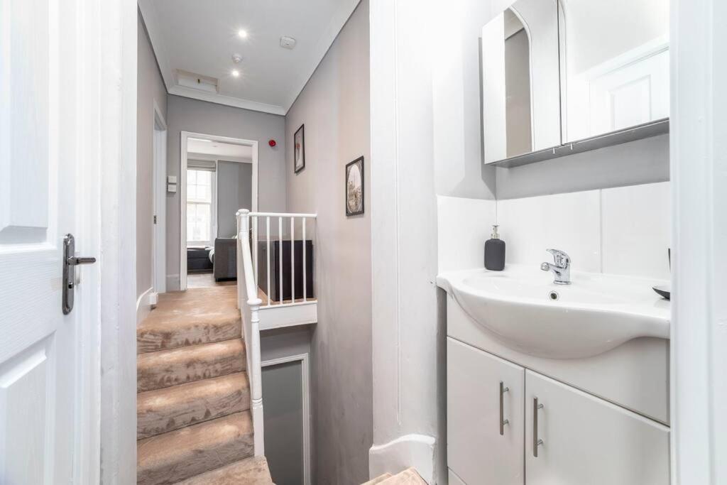 Апартаменты 2 Bedroom Flat In Notting Hill *
